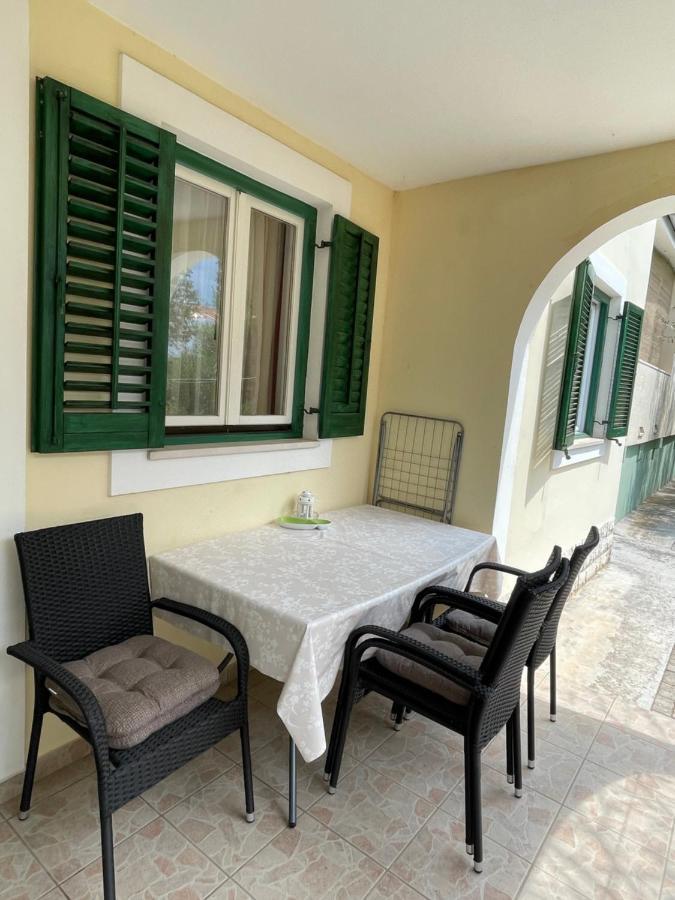 Apartments Antonija Punta Skala Next To Falkensteiner Resort Petrcane Exterior photo